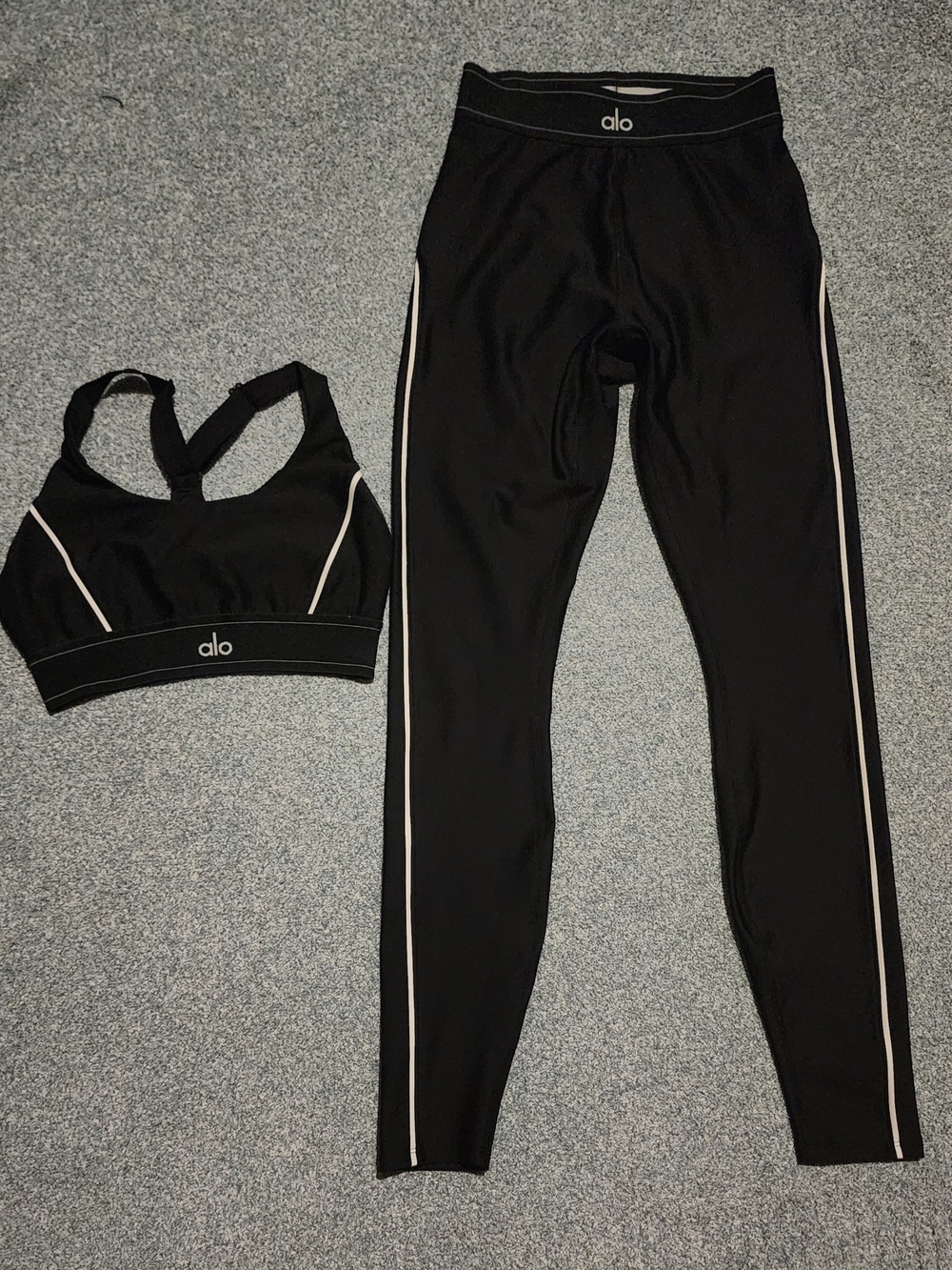 ALO Yoga Set - Picture 4 of 7